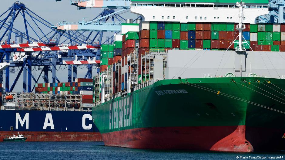 Pretovar kontejnera u luci Los Anđeles (20. februara 2026.)