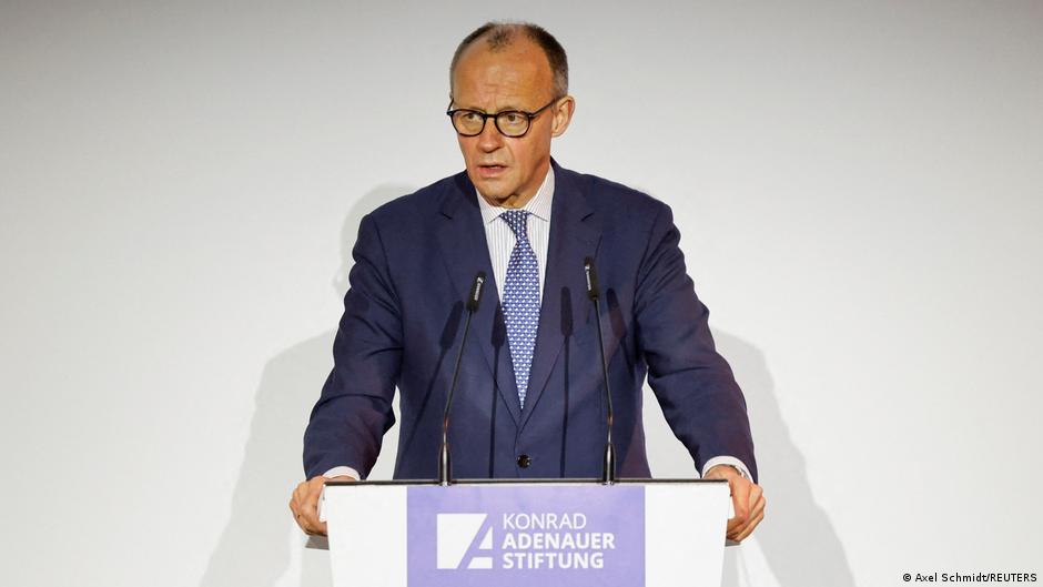 Мерц напередодні річниці війни закликав посилити тиск на РФ