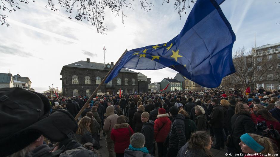 Iceland may fast-track vote on joining EU: report