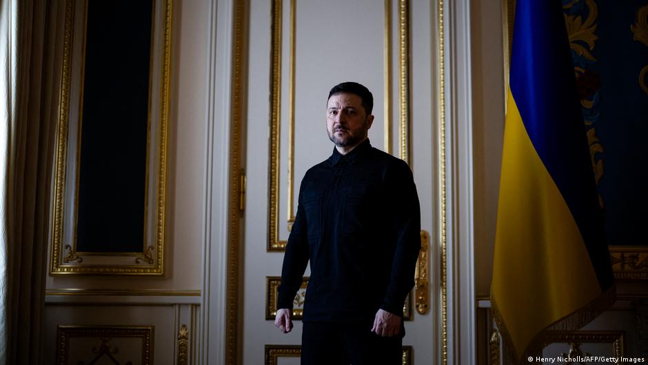 Зеленский назвал "большой ошибкой" отказ Украины от ядерного оружия