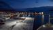 Porto turístico na Islândia em meio a uma paisagem nevada Porto turístico na Islândia em meio a uma paisagem nevada
