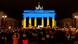 Demonstratë në përvjetorin e katërt të fillimit të luftës në Ukrainë, 24 shkurt 2026. Porta e Brandenburgut e ndricuar me ngjyrat e flamurit te Ukraines. Demonstratë në përvjetorin e katërt të fillimit të luftës në Ukrainë, 24 shkurt 2026. Porta e Brandenburgut e ndricuar me ngjyrat e flamurit te Ukraines.