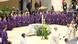 Erwachsenentaufen in der Osternacht 2025 in der Pfarrkirche Notre Dame de l'Espérance in Coignieres. Rund zwei Dutzend junge Leute, Männer und Frauen, knien, jeweils in ein violettes Gewand gekleidet, im Halbkreis. Hinter ihnen knien weitere Personen, die Taufpaten. Im Zentrum des Bildes erkennt man ein großes Taufbecken. Daneben brennt die Osterkerze. Am rechten Bildrand knien mehrere Geistliche und blicken vermutlich zur Gemeinde (außerhalb des Bildes). Erwachsenentaufen in der Osternacht 2025 in der Pfarrkirche Notre Dame de l'Espérance in Coignieres. Rund zwei Dutzend junge Leute, Männer und Frauen, knien, jeweils in ein violettes Gewand gekleidet, im Halbkreis. Hinter ihnen knien weitere Personen, die Taufpaten. Im Zentrum des Bildes erkennt man ein großes Taufbecken. Daneben brennt die Osterkerze. Am rechten Bildrand knien mehrere Geistliche und blicken vermutlich zur Gemeinde (außerhalb des Bildes).