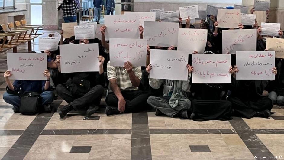 Iranianët midis zemërimit dhe dëshirës për ndryshim