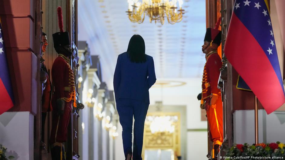 Rodríguez pide a Trump cesar "bloqueo" sobre Venezuela