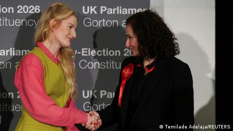 Μ. Βρετανία: Σε ελεύθερη πτώση οι Εργατικοί