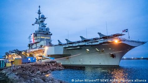 Submarino dos EUA afunda navio de guerra do Irã