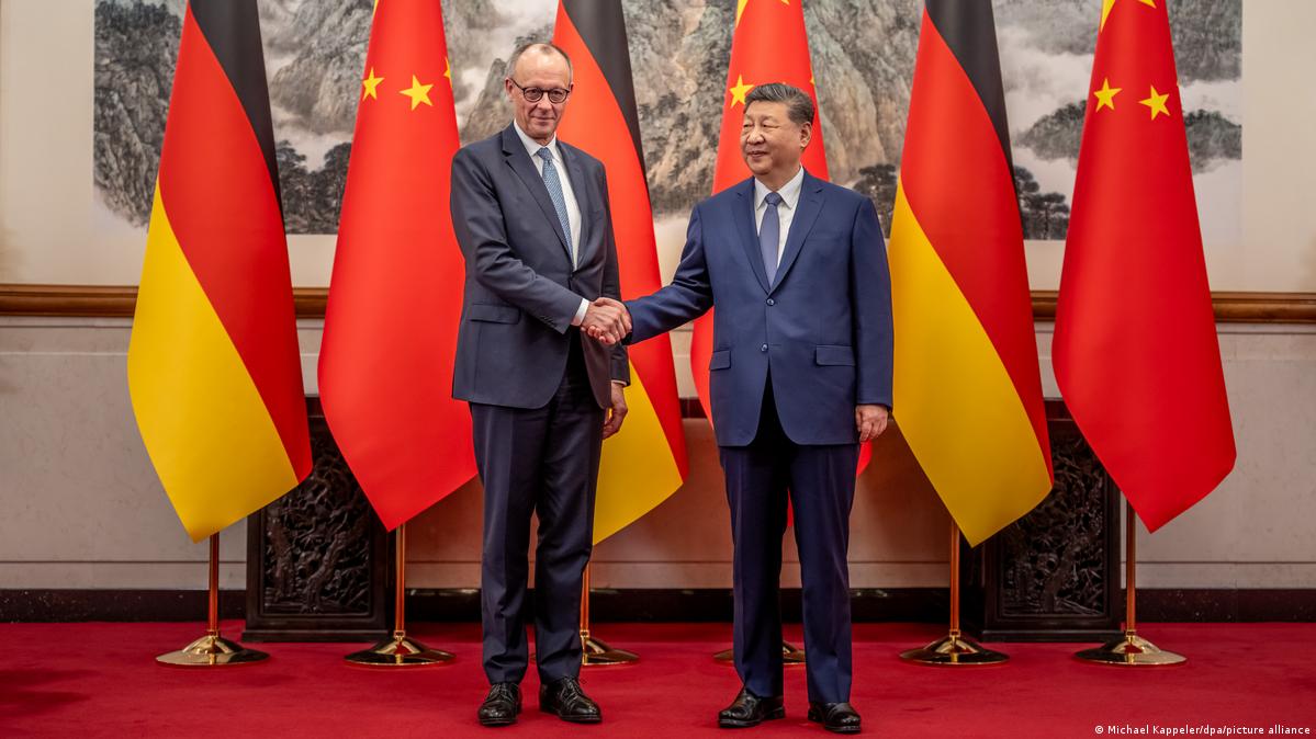 China Peking 2026 | Bundeskanzler Friedrich Merz wird von Präsident Xi Jinping empfangen 德国总理默茨今年2月访问北京并与中国国家主席习近平会面