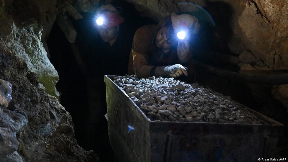 EE.UU. flexibiliza inversiones para explotación de minerales en Venezuela