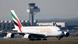Ein Flugzeug des Unternehmens Emirates kommt in Frankfurt an Ein Flugzeug des Unternehmens Emirates kommt in Frankfurt an
