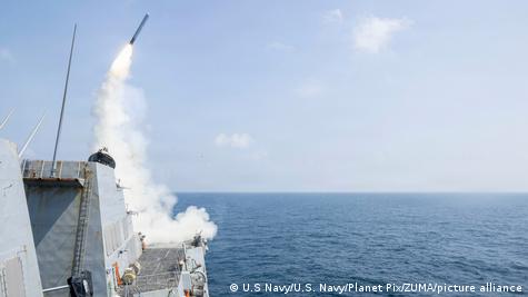 Raketahedhësja amerikane e tipit Tomahawk gjatë një operacioni nga deti duke u përdorur për sulmet ndaj Iranit.