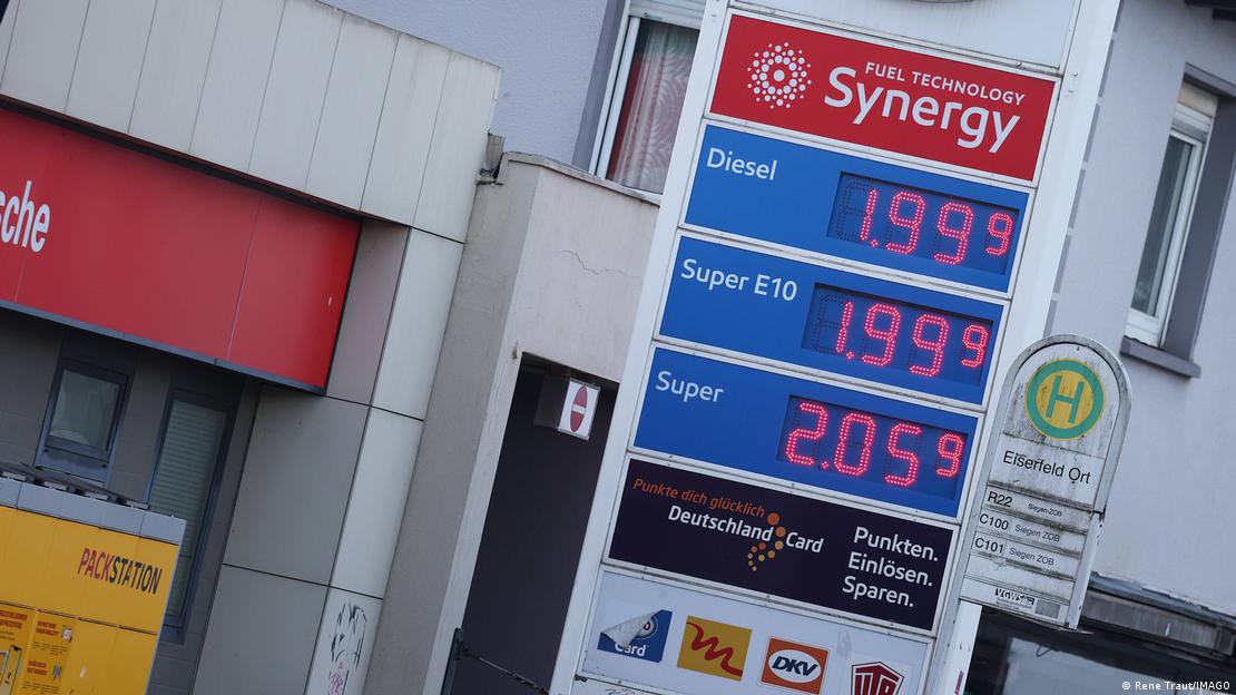 Deutschland Siegen 2026 | Steigende Spritpreise an Esso-Tankstelle wegen Iran-Krieg