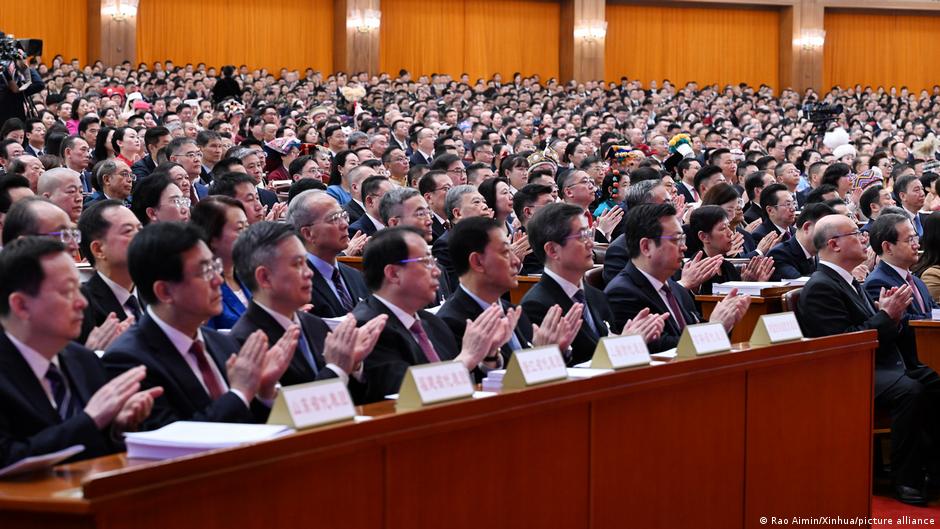 China bets on new tech, domestic demand at 'Two Sessions'