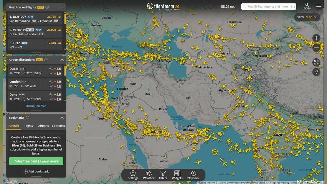 Captura de pantalla de Flightradar24.com (05.03.2026) en la que se aprecia el desvío del tráfico aéreo entorno al espacio entre Irán e Israel.