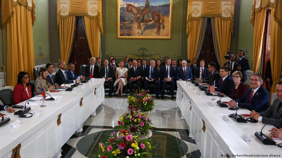 Venezuela y EE.UU. acuerdan reanudar relaciones diplomáticas