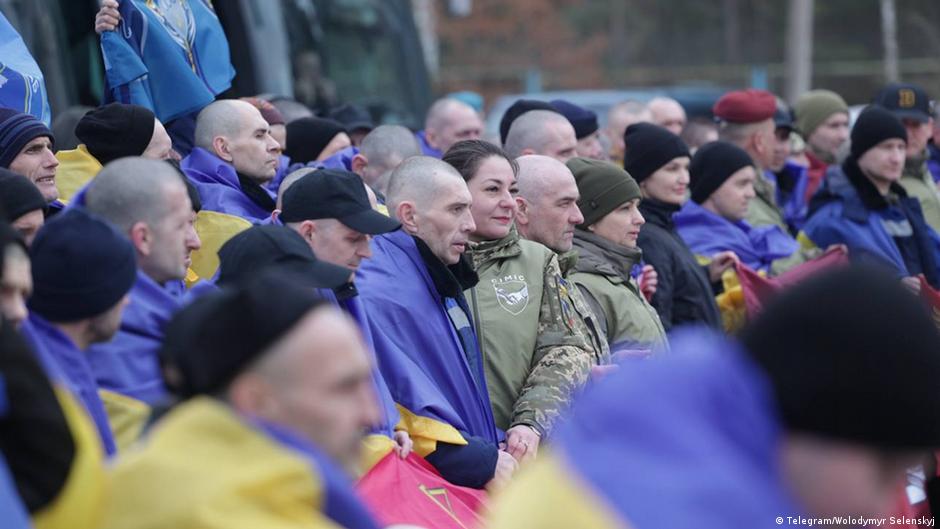 Обмін полоненими: в Україну повернули 261 військового, 9 цивільних