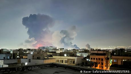 Das US-Militär hat 3000 Ziele im Iran angegriffen. Nach eigenen Angaben seien 43 iranische Schiffe zerstört oder beschädigt worden. 