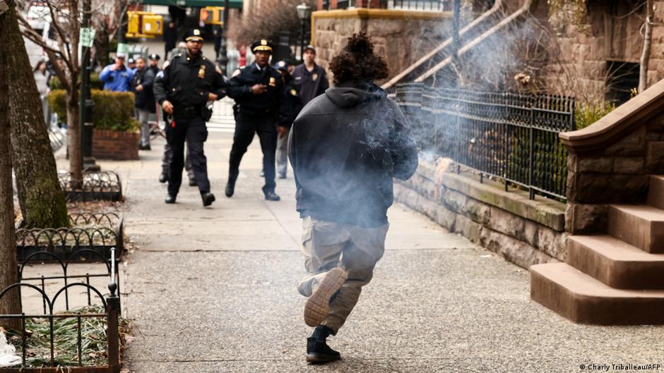 New York: Man detained as devices thrown at anti-Islam rally