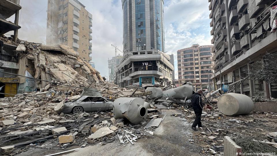 Beyrut'ta İsrail saldırıları sonucu oluşan yıkım