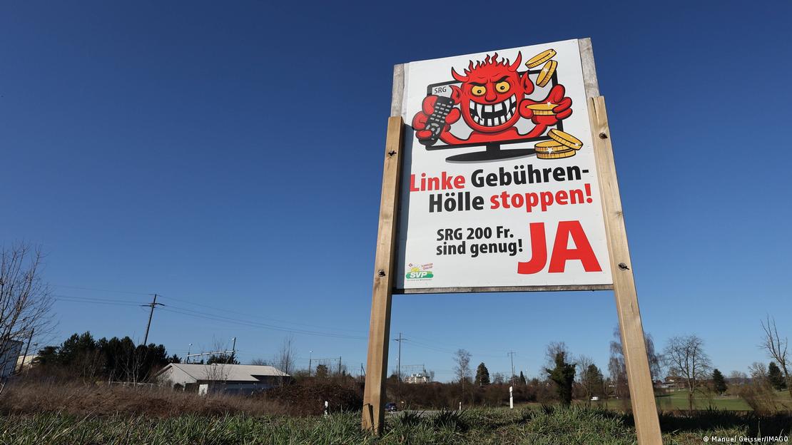 Plakat für die Volksabstimmung für die Reduzierung der Rundfunkgebühren