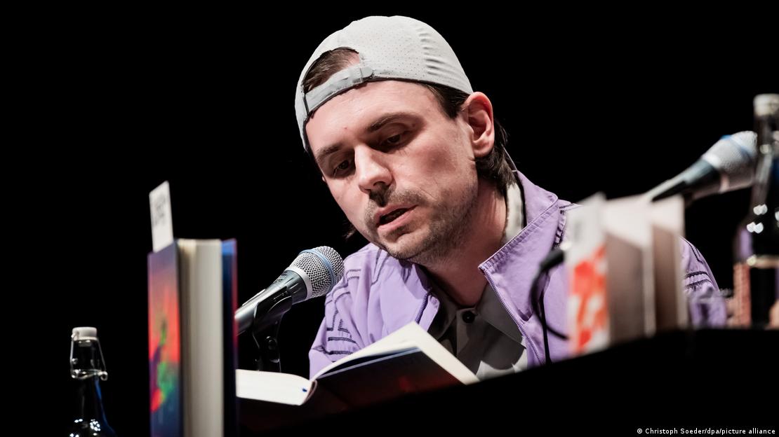 Deutschland Berlin 2025 | Leif Randt liest aus «Let's talk about feelings» beim Literaturfestival