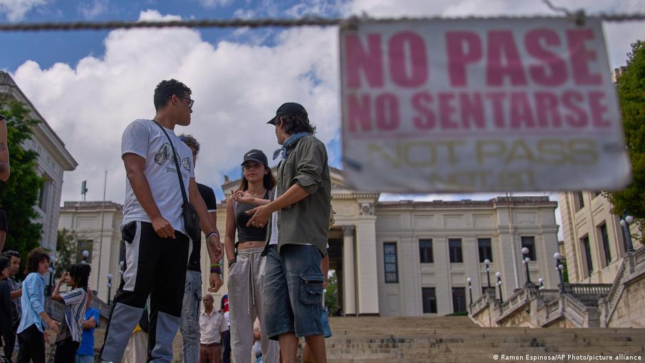 Una sentada universitaria y tres días de protestas en Cuba