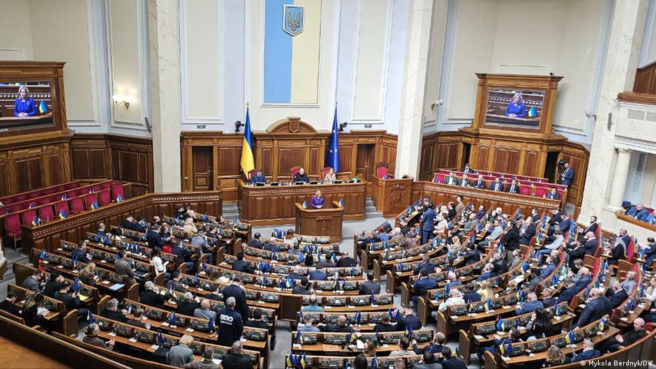 Верховная рада уволила Руслана Кравченко с должности генпрокурора