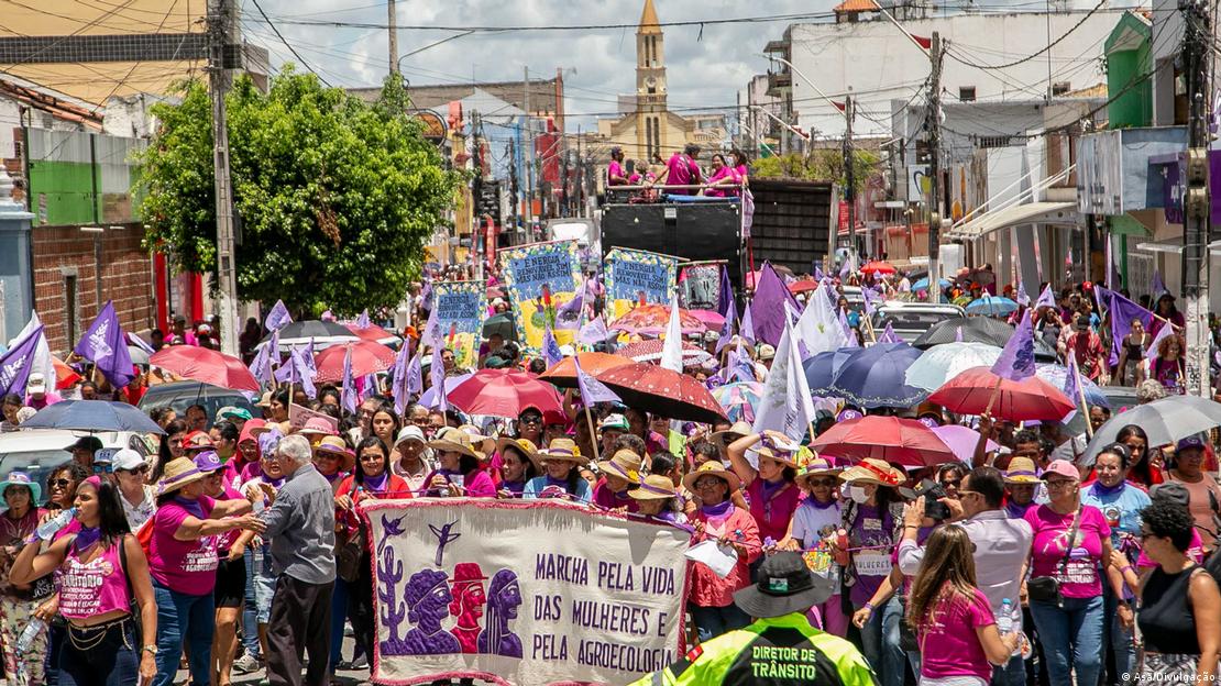 Mulheres na Marcha pela Vida das Mulheres e pela Agroecologia na Paraíba em 2025