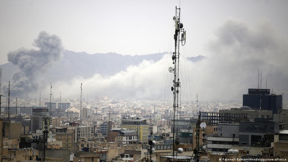 US Deploys 2,500 Marines, Warships to Middle East Amid Iran Tensions | Quick Digest