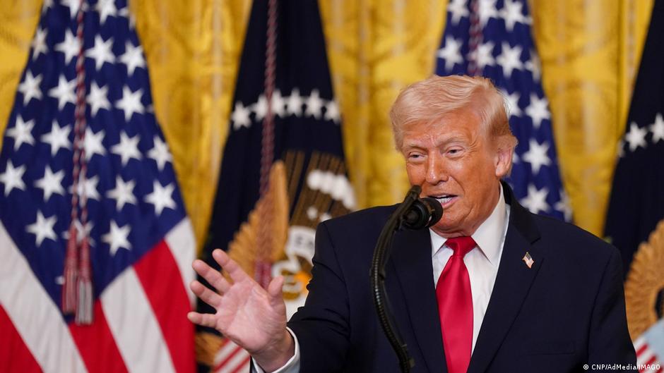 ترامپ: اقدام احتمالی ایران به مین‌گذاری تنگه هرمز خودکشی است