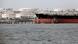 Иранский танкер причаливает к ключевому для нефтеэкспорта Тегерана острову Харк в Персидском заливе, март 2017 года Иранский танкер причаливает к ключевому для нефтеэкспорта Тегерана острову Харк в Персидском заливе, март 2017 года