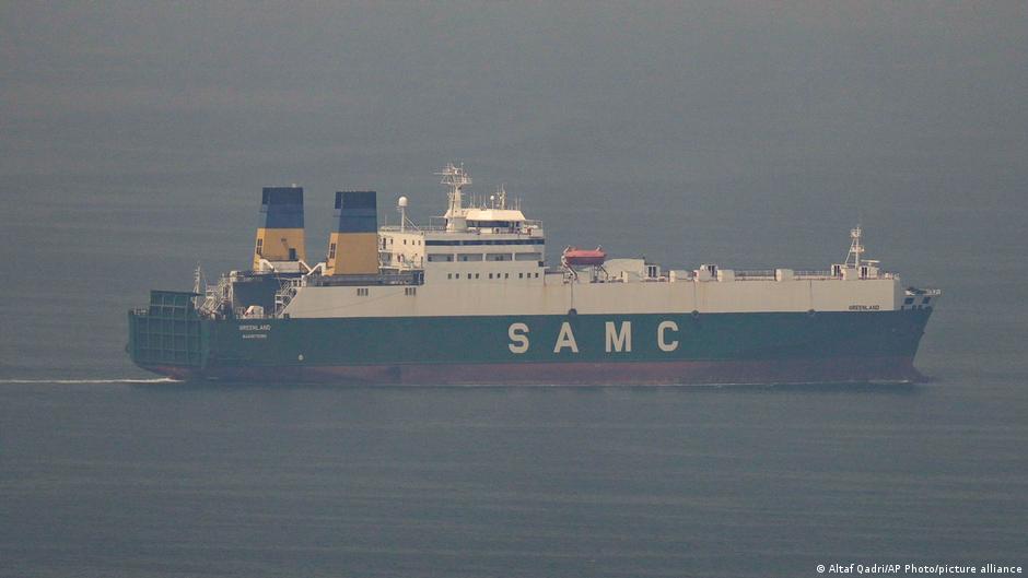 Iran war: Trump dials up the pressure to secure Hormuz