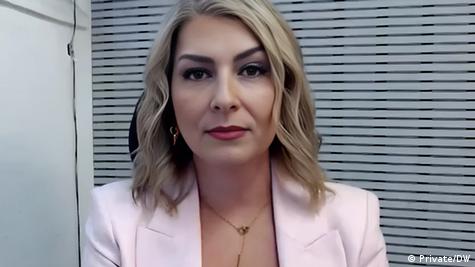 شیرین شمس، فعال سیاسی و از مسئولان تشکل "انقلاب زنانه"