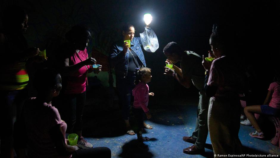 Kuba në terr  Ndërprerje mbarëkombëtare e energjisë për shkak të bllokadës së naftës vendosur nga Trump