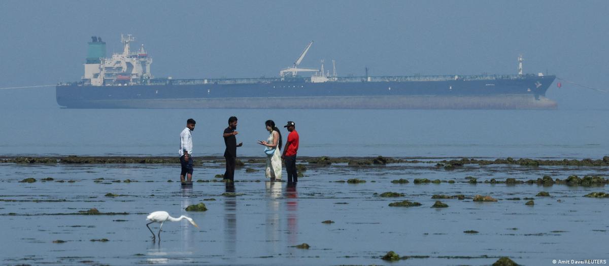 Navio petroleiro em operação marítima internacional