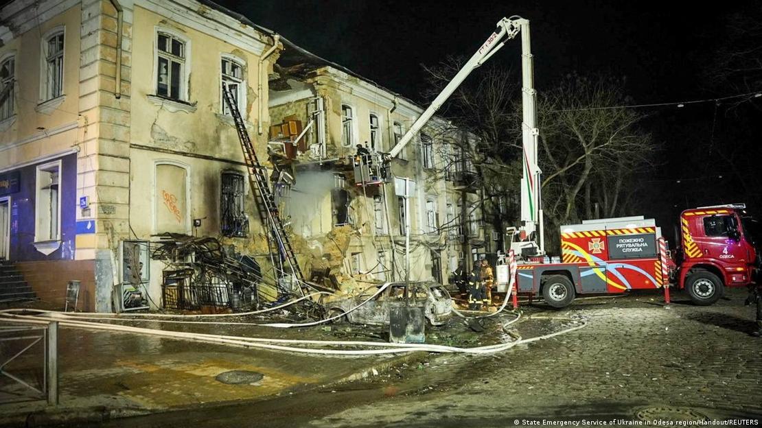 19 Mart'ta Odessa'da bir apartmana düzenlenen İHA saldırısı sonucu yaşanan yıkım