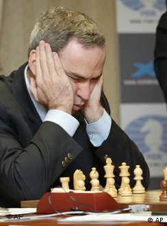 Is Controlling the Center of the Board a Priority for Chess Players? Garry  Kasparov Silences Modern Trend - EssentiallySports