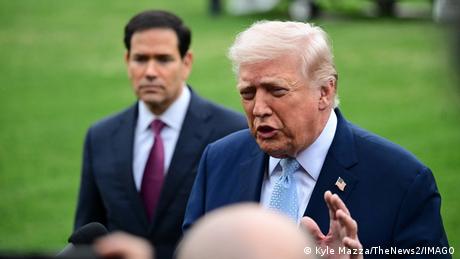 US-Präsident Trump verkündet, dass die USA die eigenen Ziele im Krieg gegen den Iran bald erreicht hätten und die Militäroperationen vonseiten der USA somit zurückgefahren werden würden.