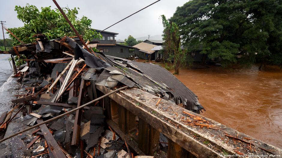 US: Hawaii hit by historic flooding, more rain coming