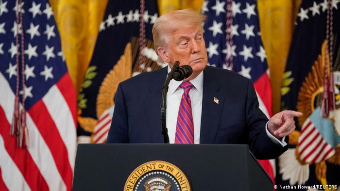 Donald Trump ameaça enviar agentes da imigração para aeroportos; entenda