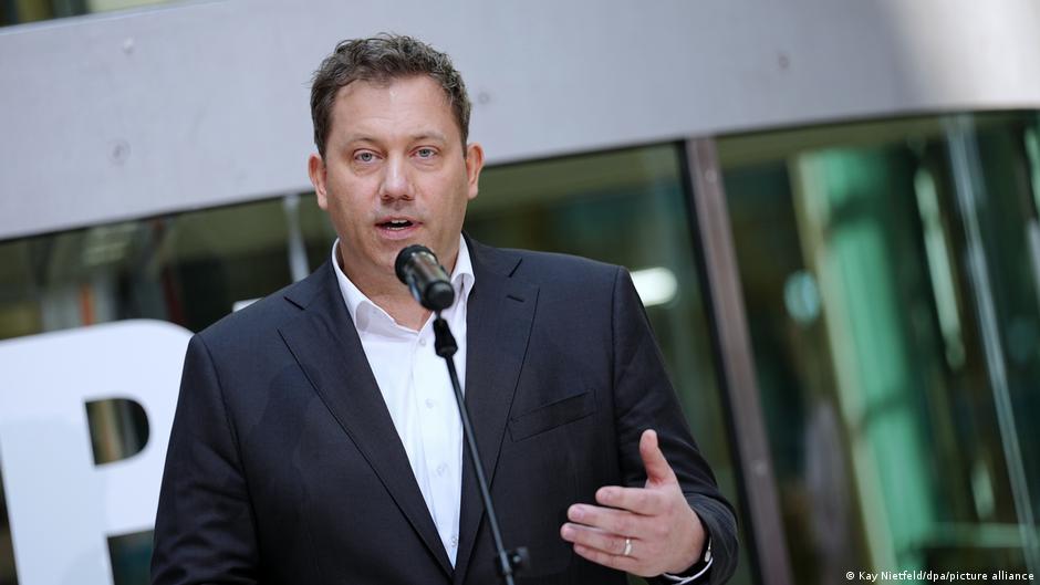 Prasa o założeniach budżetu na 2027 rok: Pewne są jedynie długi