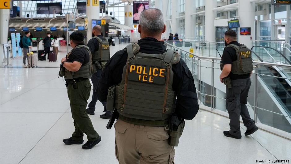 EE.UU. despliega al ICE en aeropuertos por falta de personal