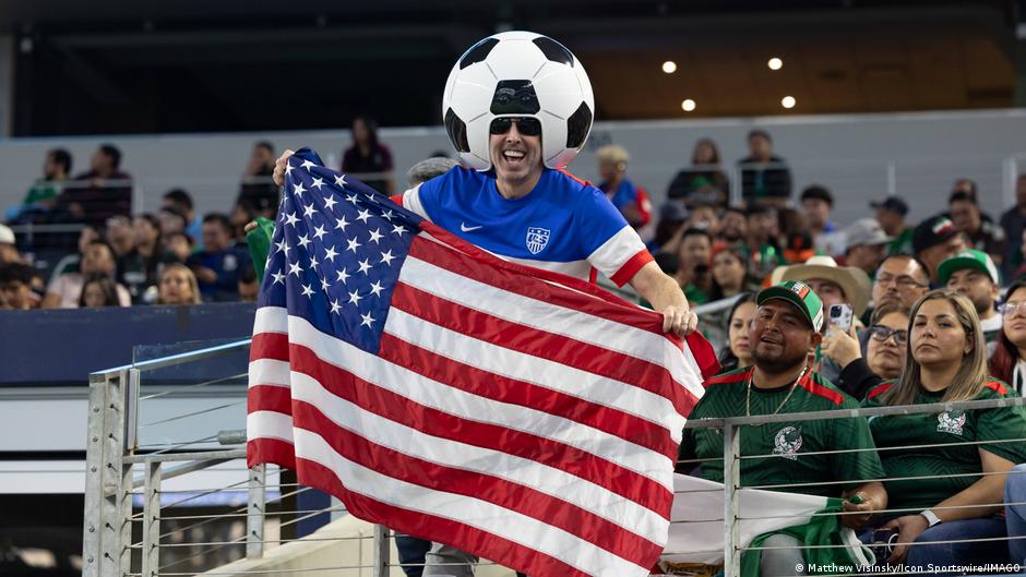 كأس العالم 2026: التكلفة وترامب والسفر تجعل مشجعي العالم يتوقفون