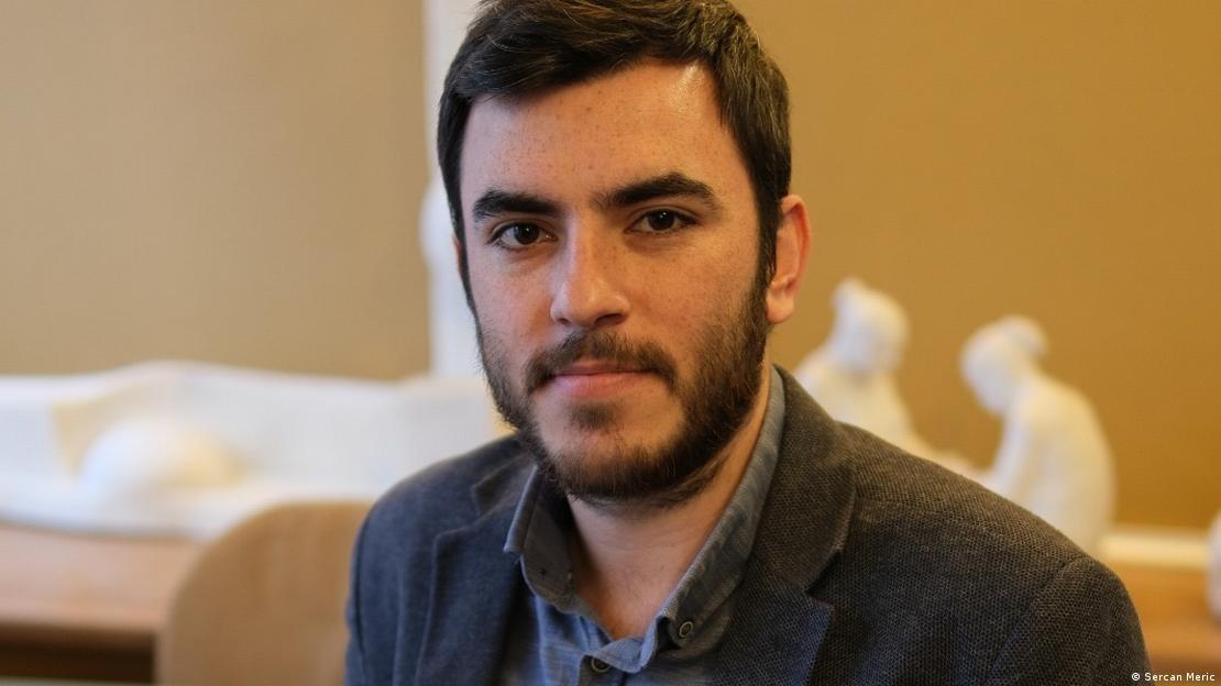 Birgün gazetesi Muhabiri İsmail Arı'nın yakın plan bir fotoğrafı Birgün gazetesi Muhabiri İsmail Arı'nın yakın plan bir fotoğrafı