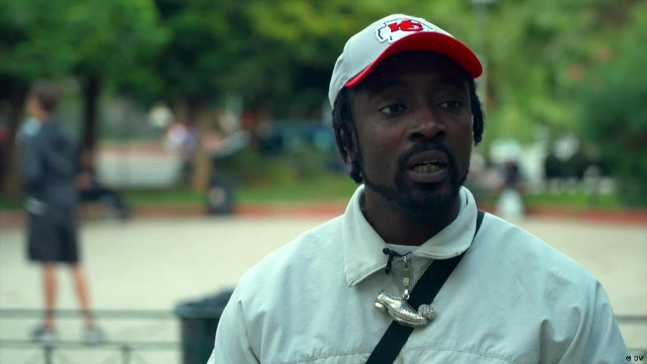 Walkncheck Rapper Rapping through barriers