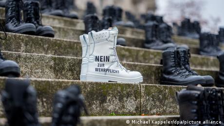 Γερμανία: Οι νέοι γυρίζουν την πλάτη στη στρατιωτική θητεία