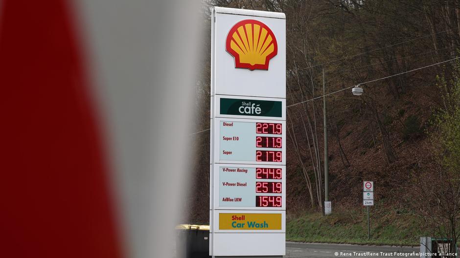 Germany news: Bundestag approves fuel station price brake