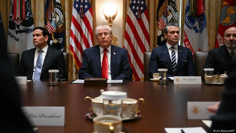 Trump amenaza con destruir principal terminal petrolera de Irán