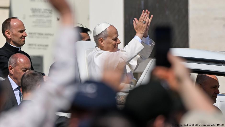 Трамп резко раскритиковал папу римского Льва XIV после его призыва к миру