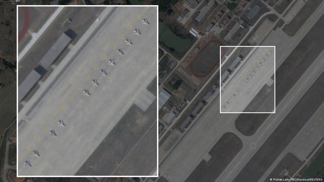 图为无人机排列在福清龙田机场的卫星影像。